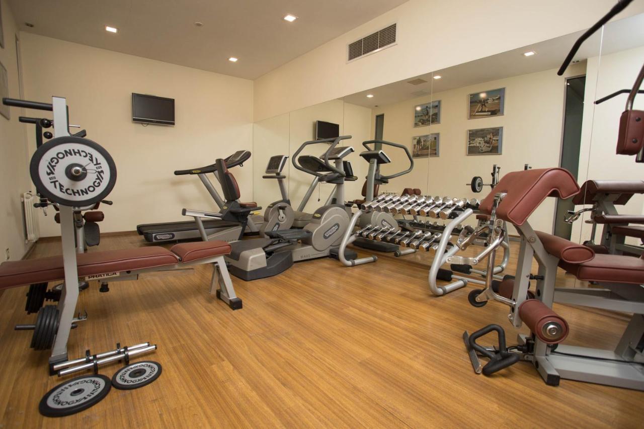 Spa Hotel Persenk เดวิน ภายนอก รูปภาพ A gym