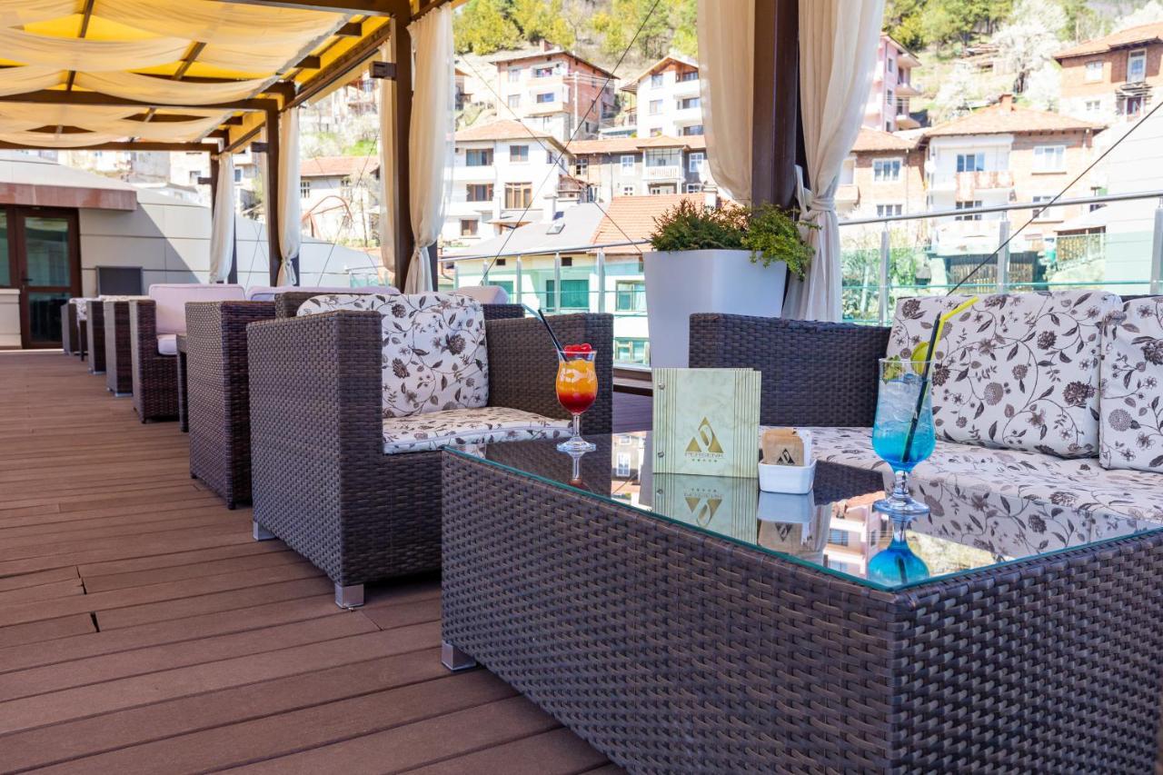 Spa Hotel Persenk เดวิน ภายนอก รูปภาพ The Sky Bar