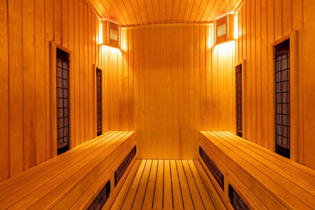 Spa Hotel Persenk เดวิน ภายนอก รูปภาพ A Finnish sauna