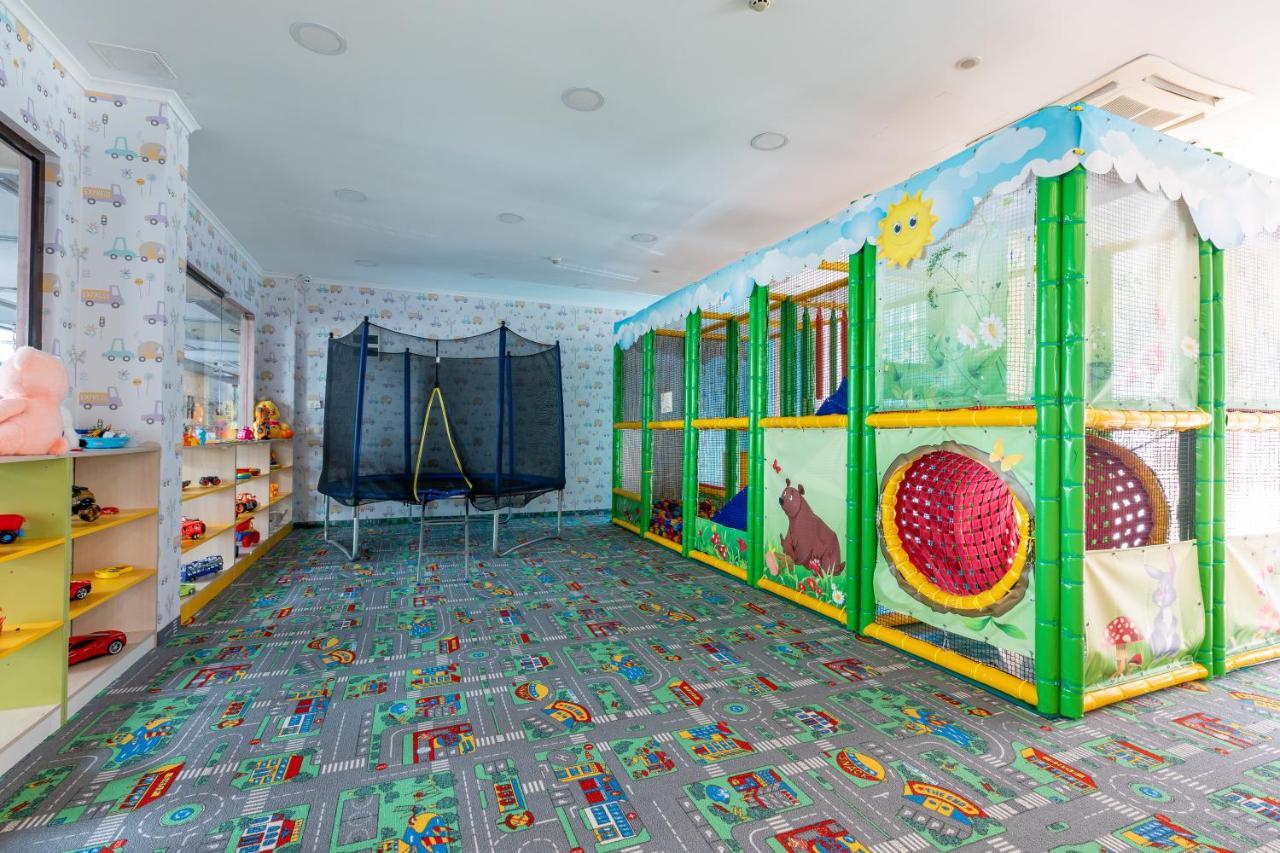 Spa Hotel Persenk เดวิน ภายนอก รูปภาพ The Children's Playroom