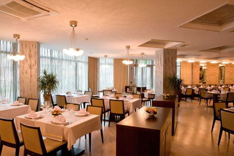 Spa Hotel Persenk เดวิน ภายนอก รูปภาพ Restaurant