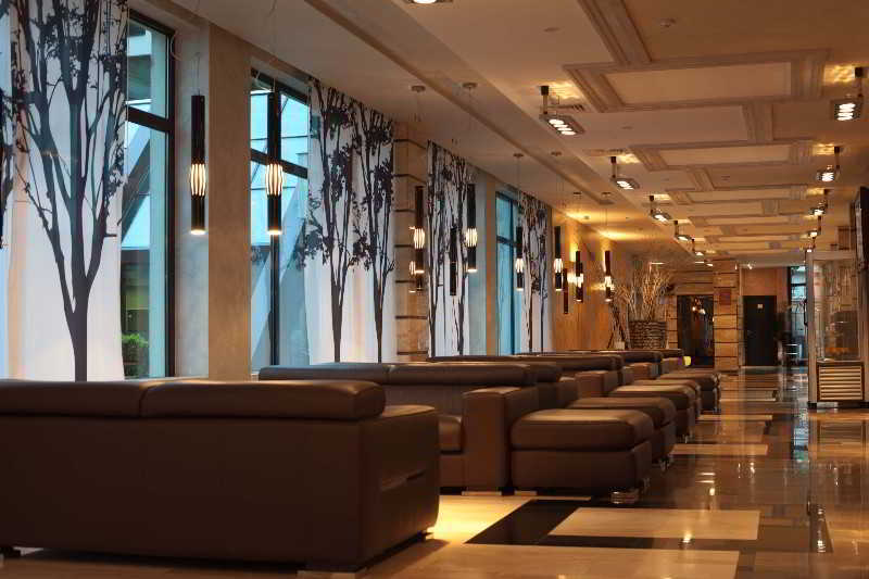 Spa Hotel Persenk เดวิน ภายนอก รูปภาพ The lobby of the hotel