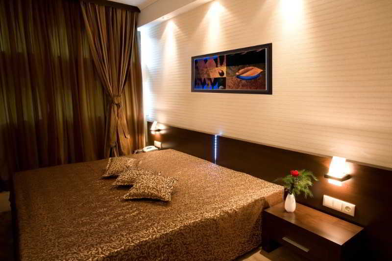 Spa Hotel Persenk เดวิน ภายนอก รูปภาพ A bedroom